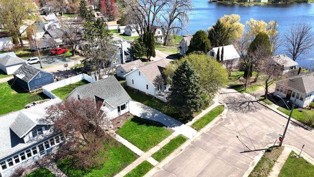 143 Maple Street E