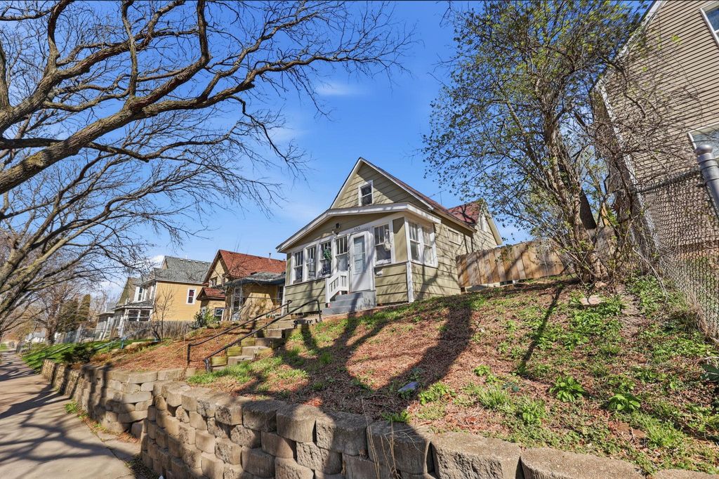 Photo of 959 Jenks Avenue, Saint Paul, MN 55106 (MLS # 7076839)
