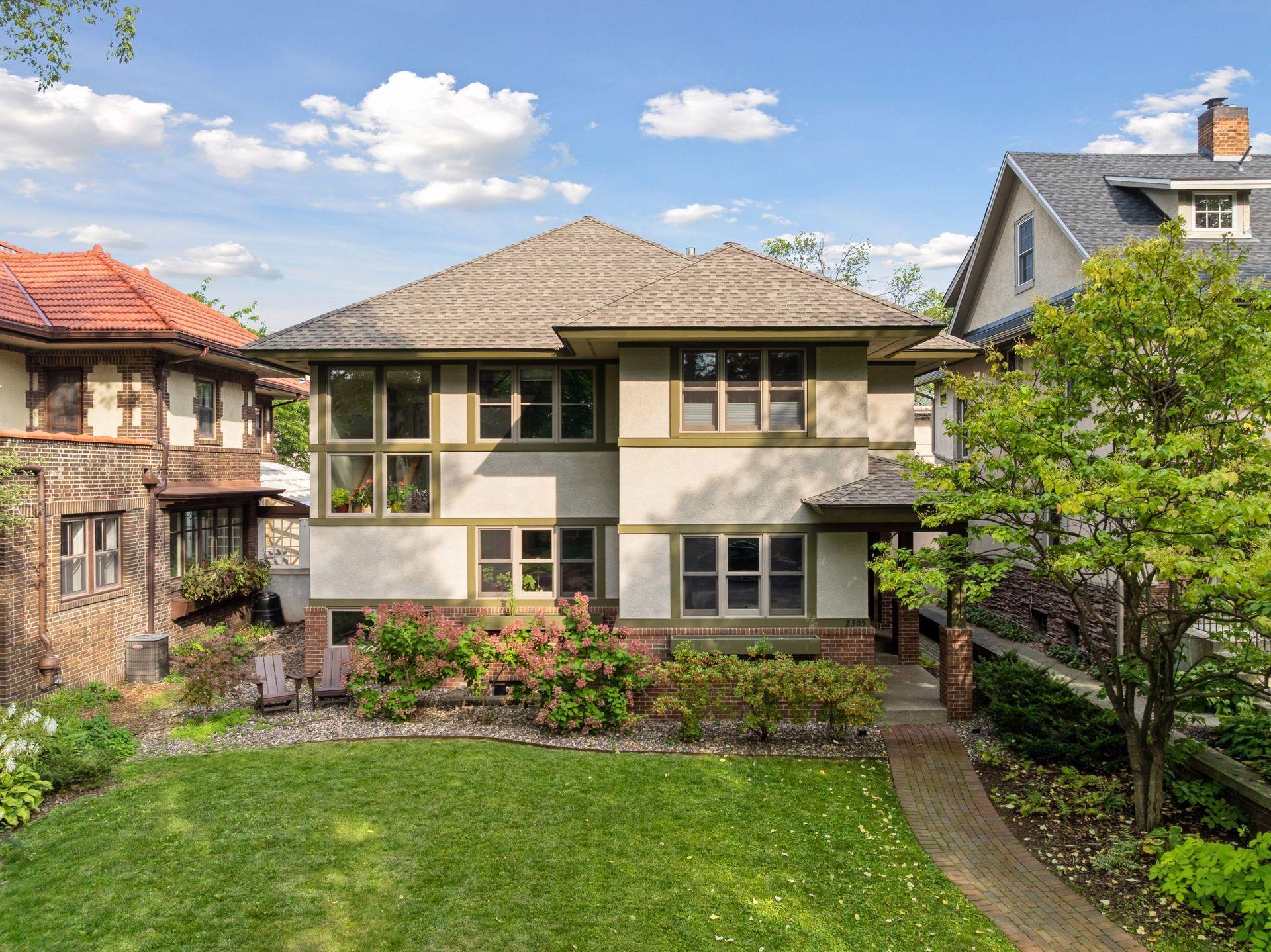 2305 Newton Avenue S