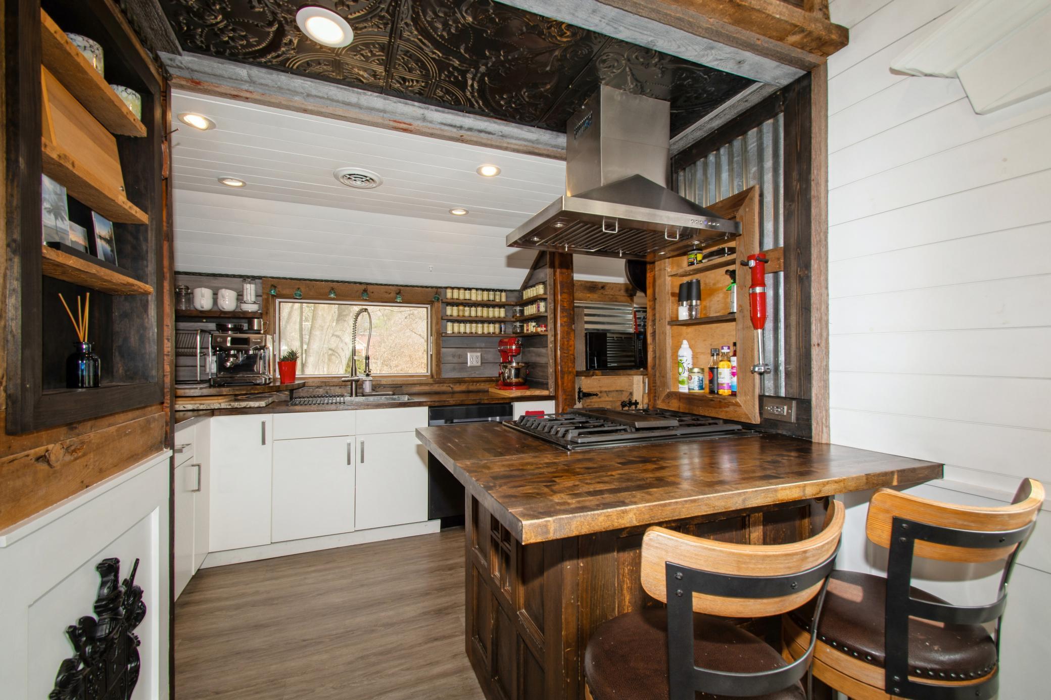 25565 Smithtown Road