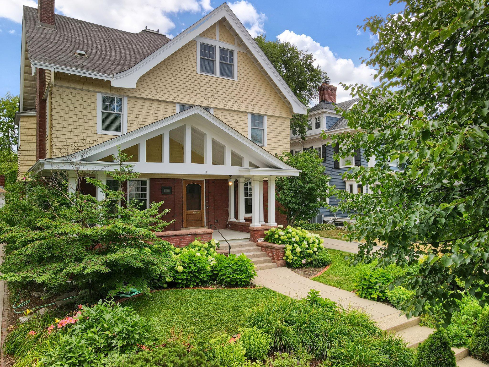 1912 Irving Avenue S