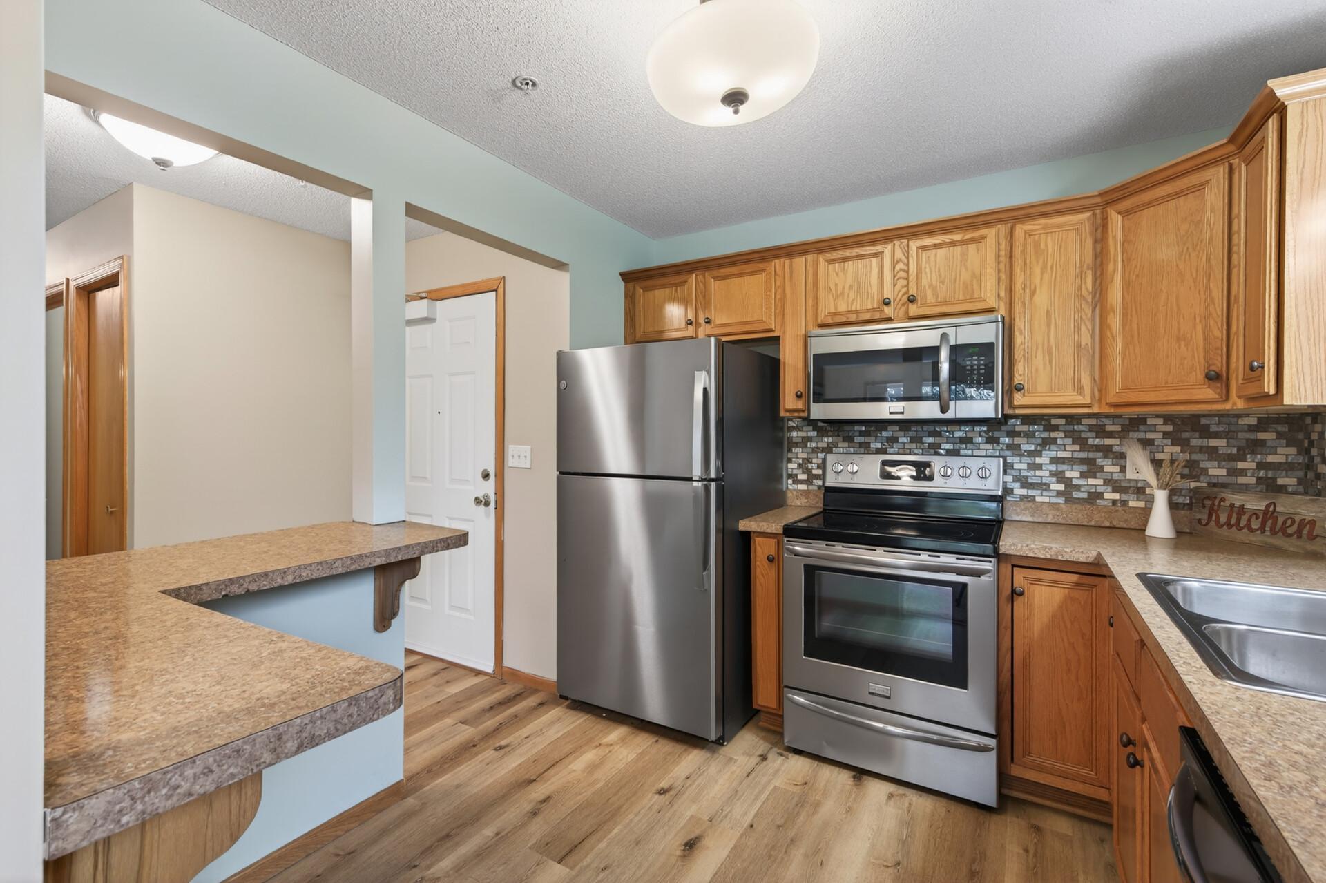 2496 County Road C2 W 101