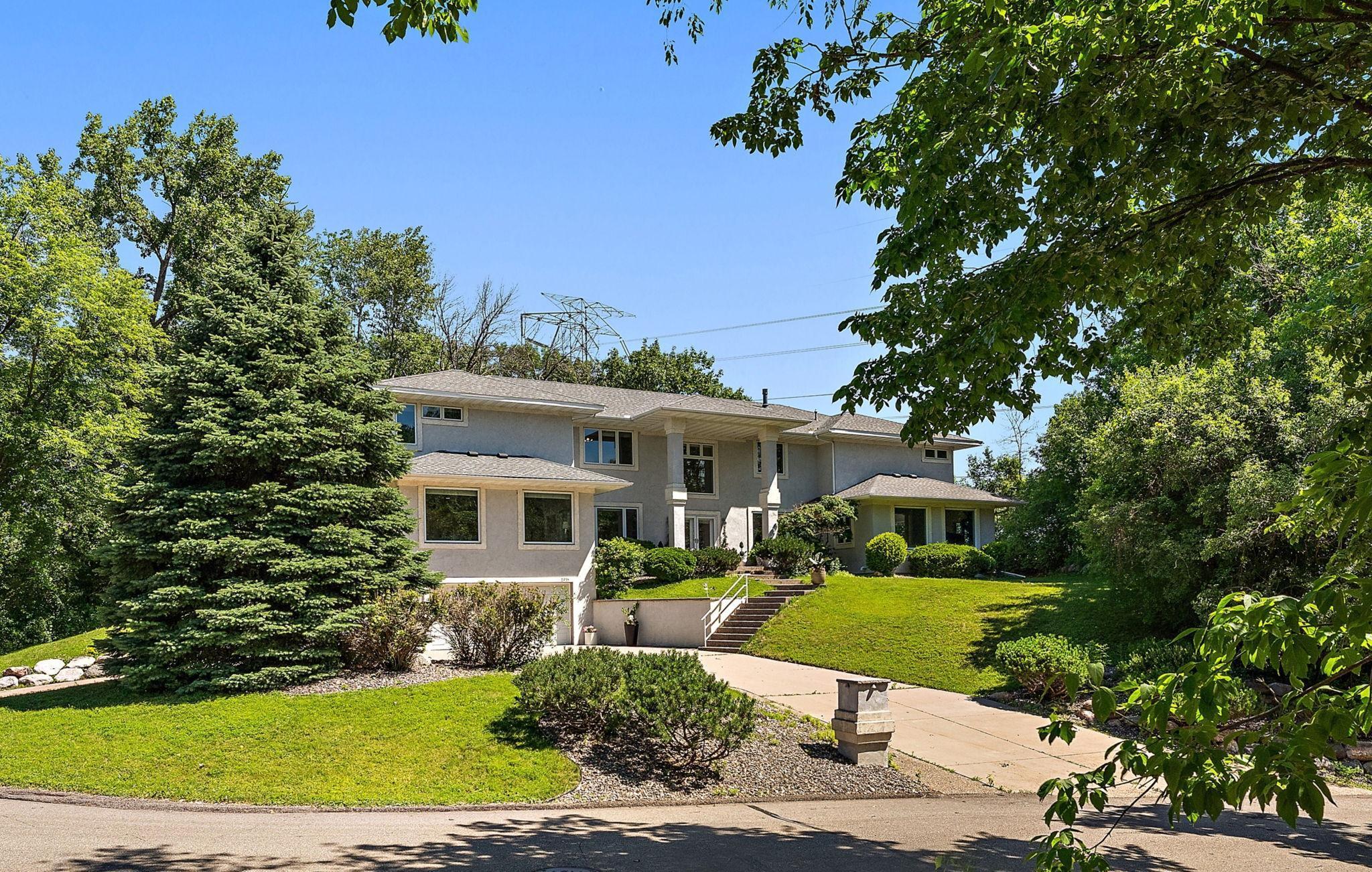 2935 Minnehaha Curve E