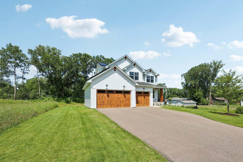 Photo of 399 Tessier Court, Saint Paul, MN 55127 (MLS # 7108094)