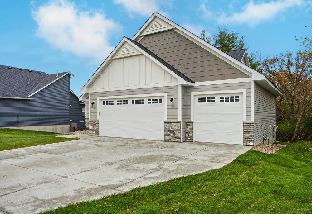 15587 Hampshire Avenue S