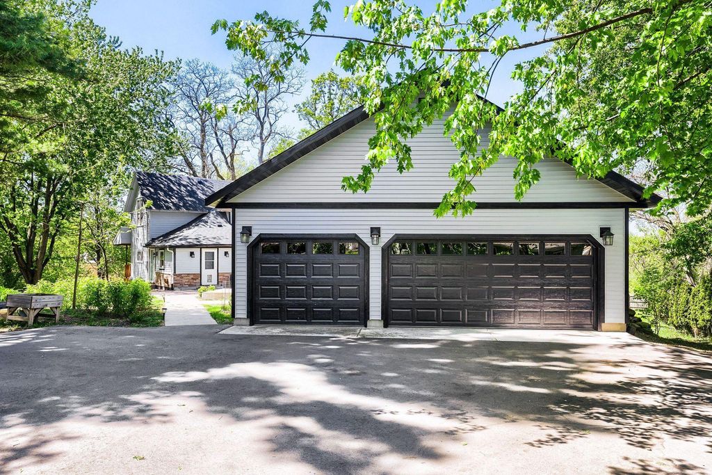 Photo of 1647 Ames Avenue, Saint Paul, MN 55106 (MLS # 7076510)