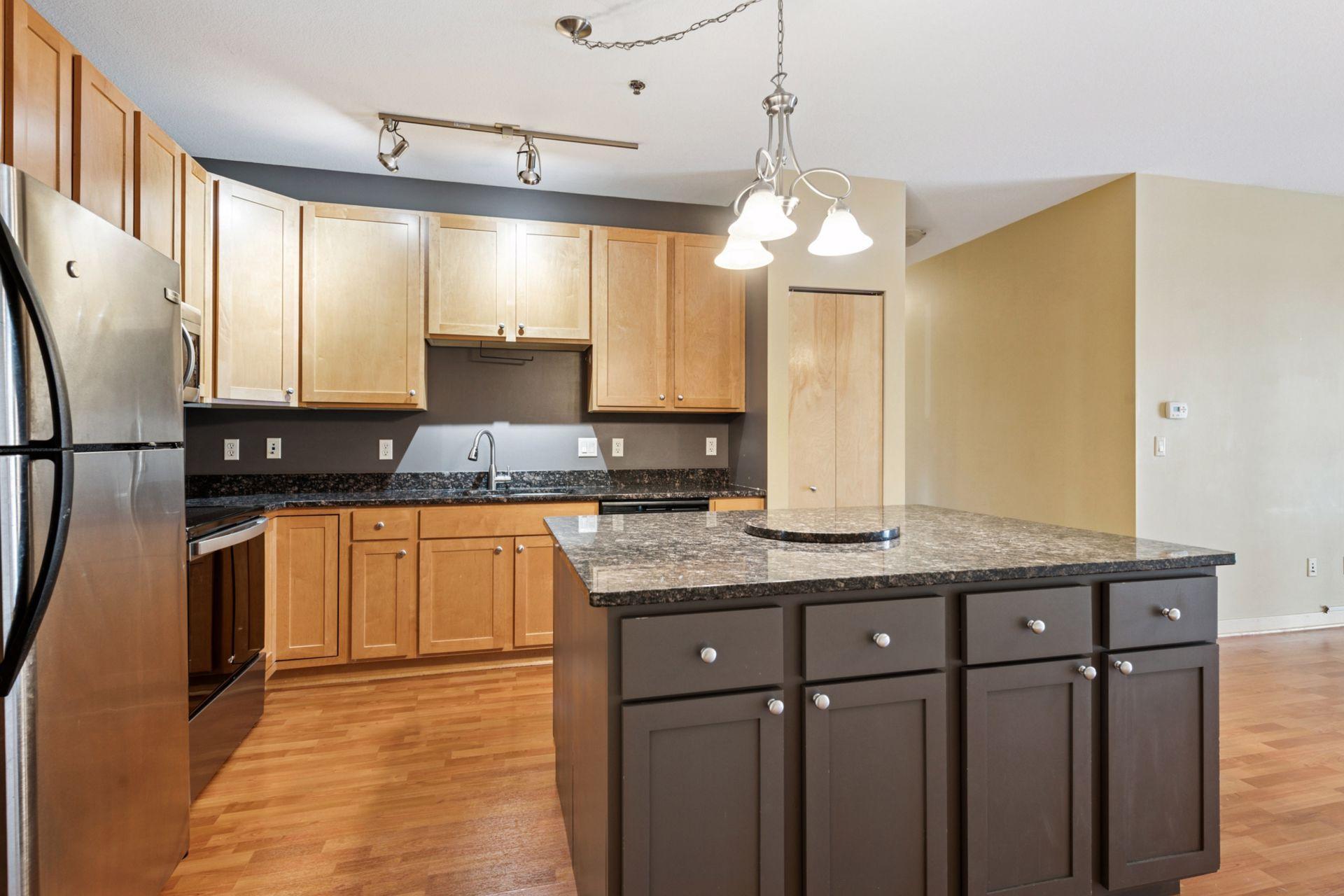2900 University Avenue SE 208
