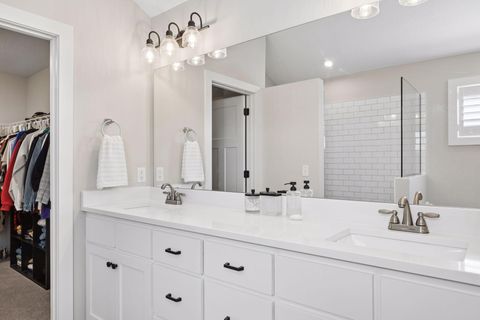 Tiny photo for 10693 39th Street N, Lake Elmo, MN 55042 (MLS # 7012497)