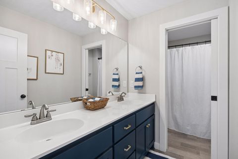 Tiny photo for 10693 39th Street N, Lake Elmo, MN 55042 (MLS # 7012497)