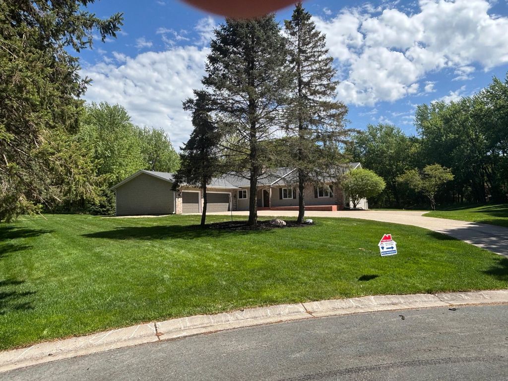 Photo of 5737 N Highlands Court, Lake Elmo, MN 55042 (MLS # 7075547)