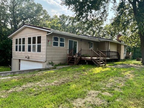 Photo of 300 N Lincoln Street, Redwood Falls, MN 56283 (MLS # 6766775) Photo of 300 N Lincoln Street, Redwood Falls, MN 56283 (MLS # 6766775)