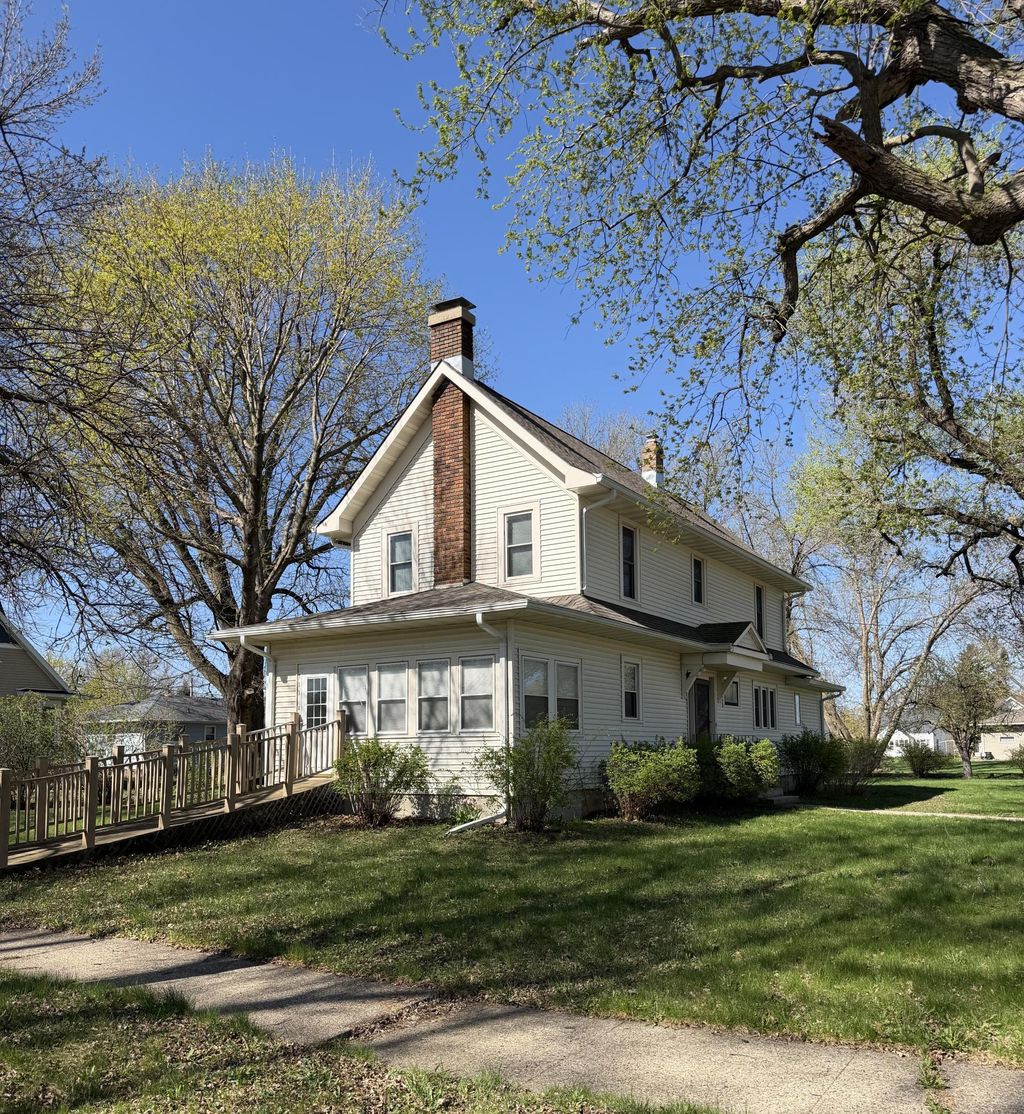 Photo of 111 Ann Street N, Minnesota Lake, MN 56068 (MLS # 7061486)