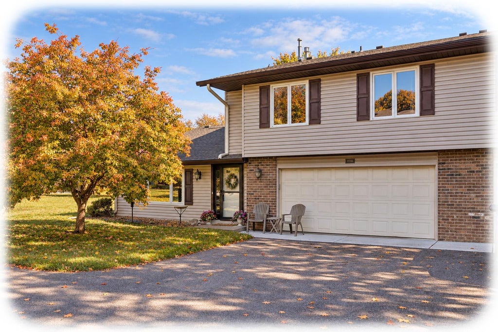 Photo of 9558 Kingsview Lane N, Maple Grove, MN 55369 (MLS # 7162738)