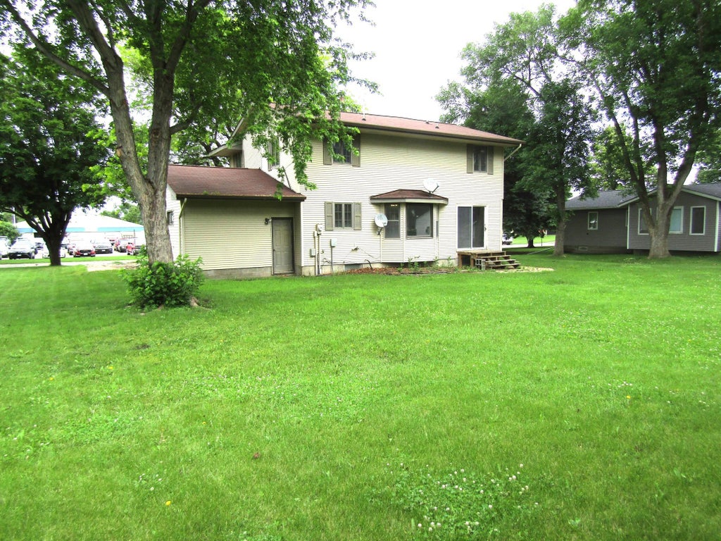 Photo of 1333 Walnut Street, Dawson, MN 56232 (MLS # 7142564)