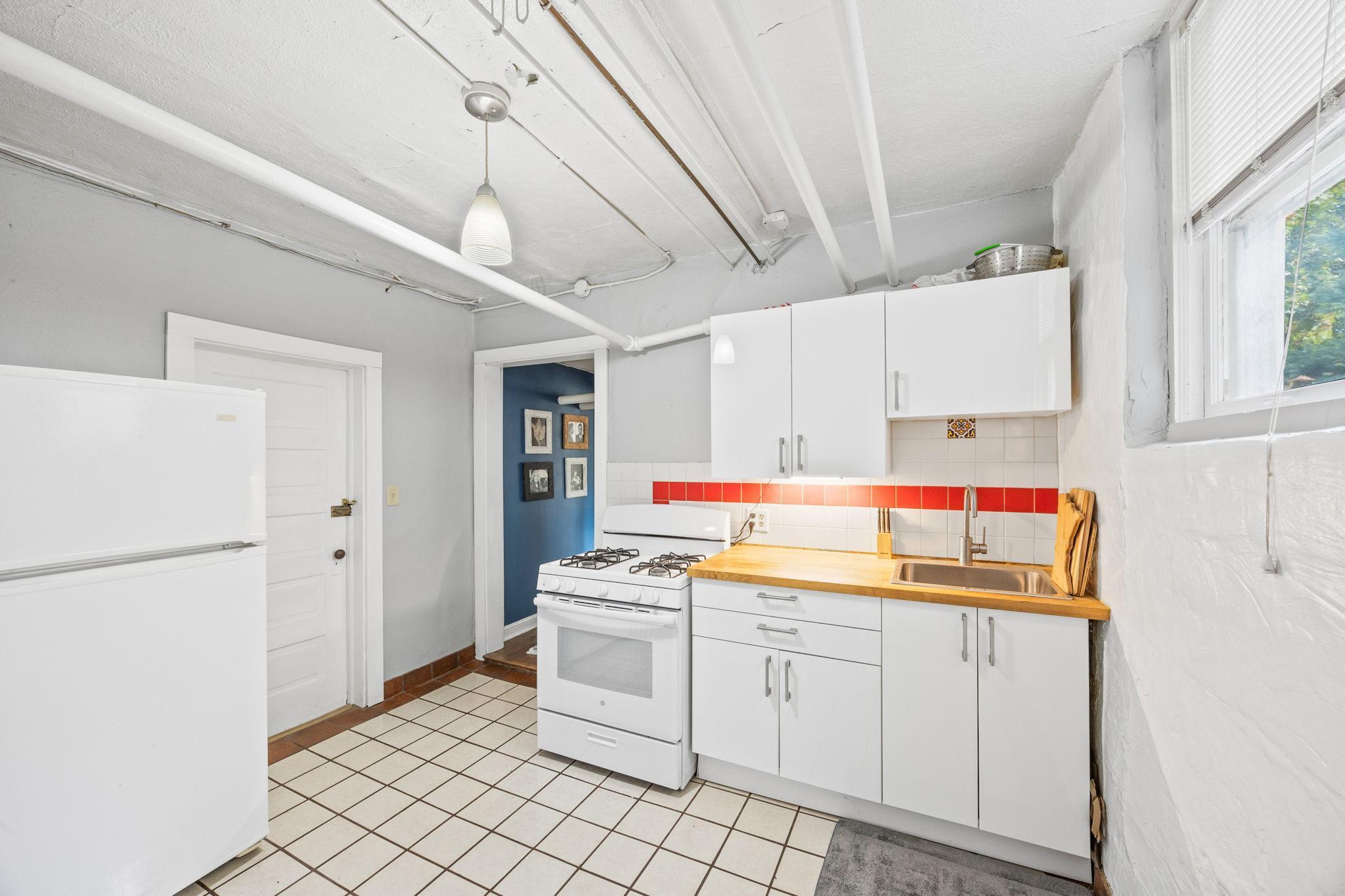 3421 Hennepin Avenue 5