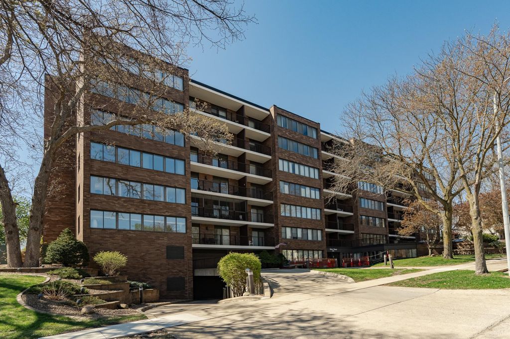 Photo of 600 4th Street SW #308, Rochester, MN 55902 (MLS # 6710178)
