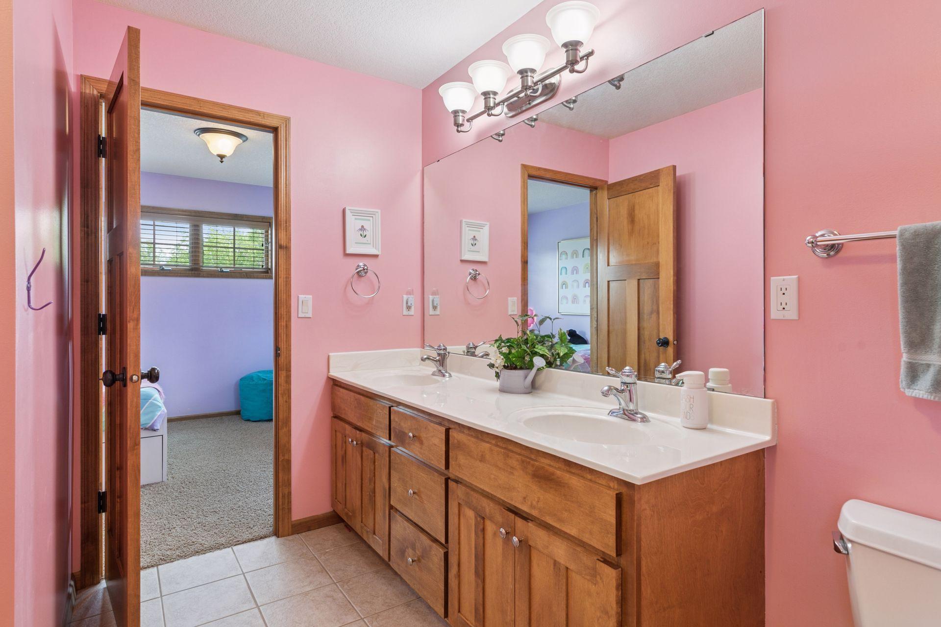 Woodbury, Minnesota 55129, United States, 5 Bedrooms Bedrooms, ,5 BathroomsBathrooms,Residential,Coming Soon,148151