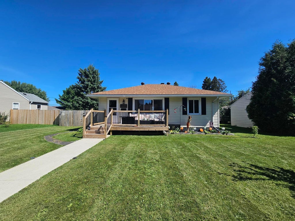 Photo of 210 S 2nd Street W, Aurora, MN 55705 (MLS # 7161953)