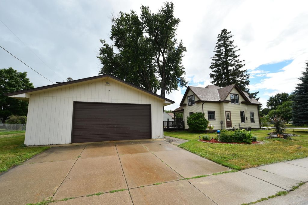 Photo of 501 1st Avenue SE, Pine Island, MN 55963 (MLS # 7095260)