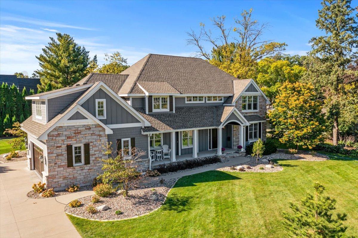 5204 Glengarry Parkway