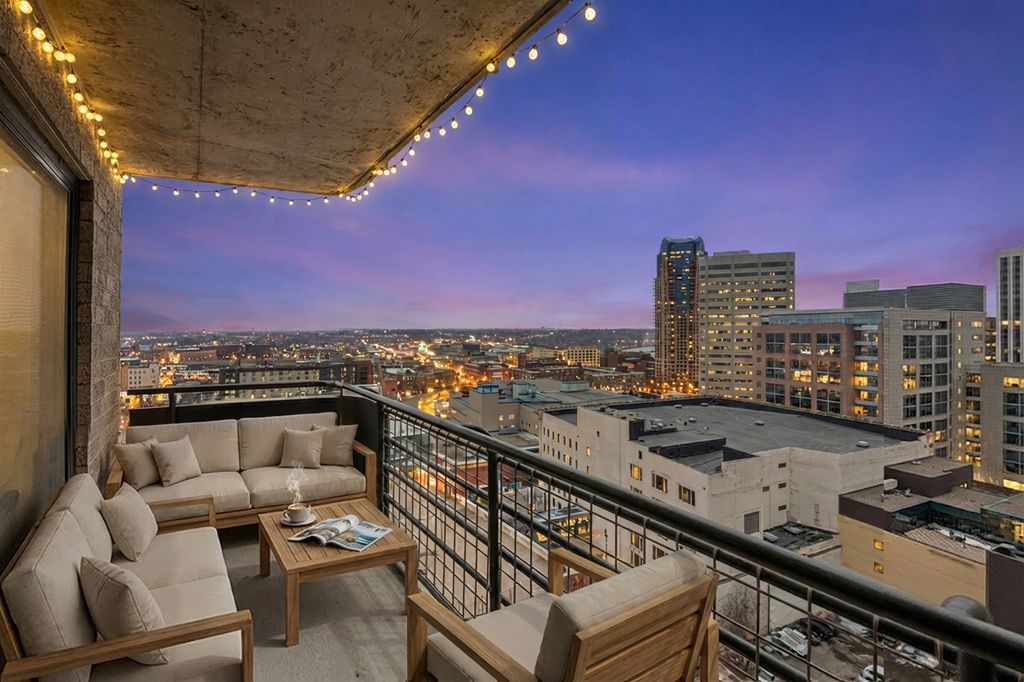 Photo of 66 9th Street E #2115, Saint Paul, MN 55101 (MLS # 7035875)