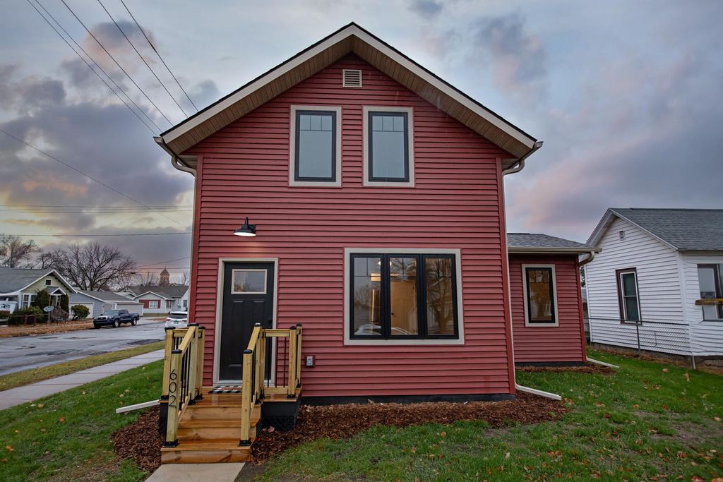 Photo of 602 8th Street E, Winona, MN 55987 (MLS # 6822012)