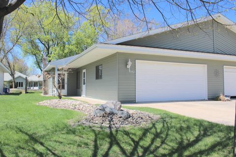Photo of 542 Graham Street SW, Hutchinson, MN 55350 (MLS # 7028421)
