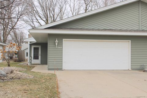 Photo of 542 Graham Street SW, Hutchinson, MN 55350 (MLS # 7028421)