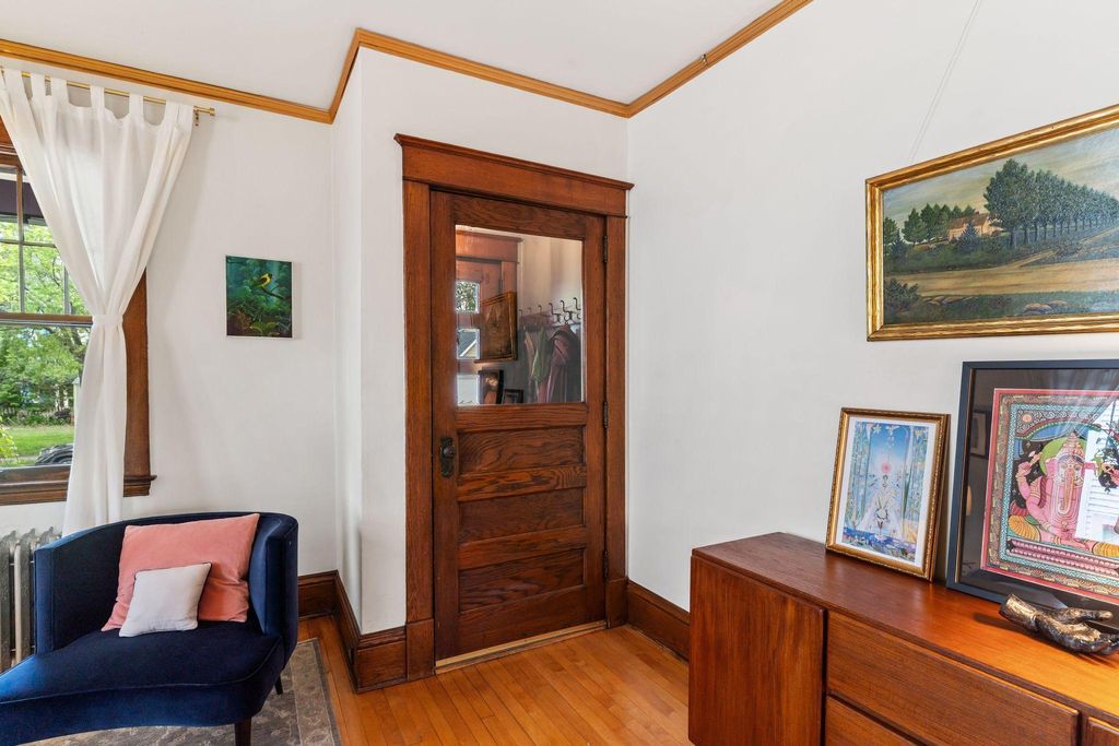 Photo of 511 W 25th Street, Minneapolis, MN 55405 (MLS # 7084030)