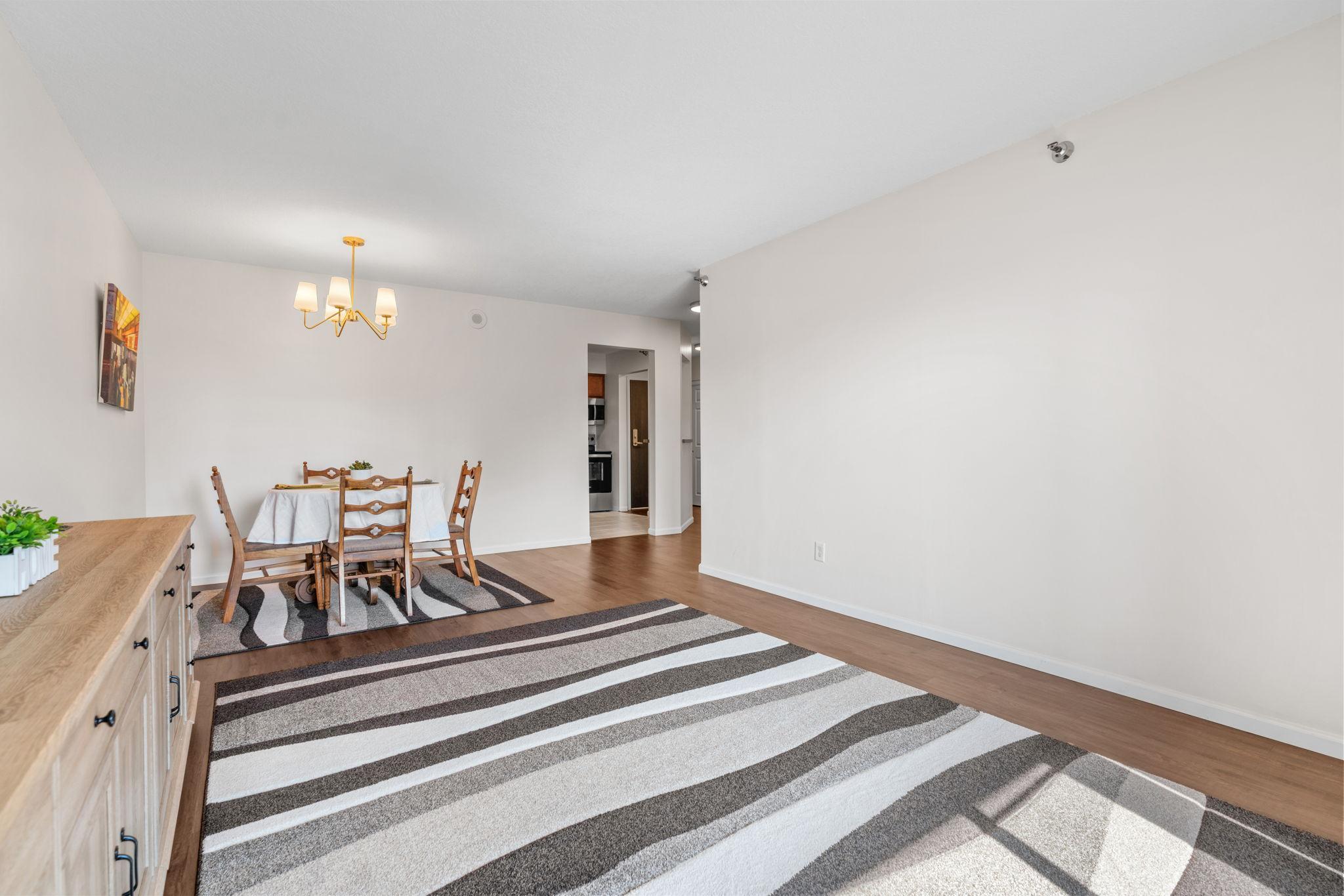 78 10th Street E 406