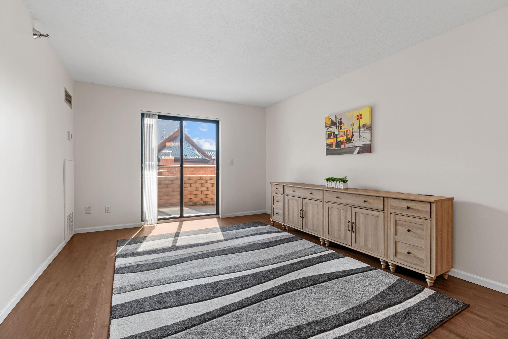 78 10th Street E 406