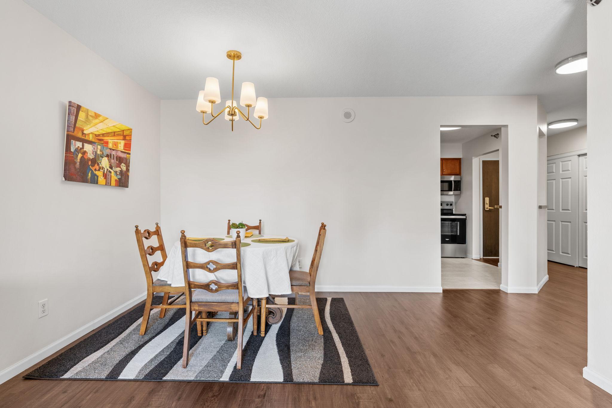 78 10th Street E 406