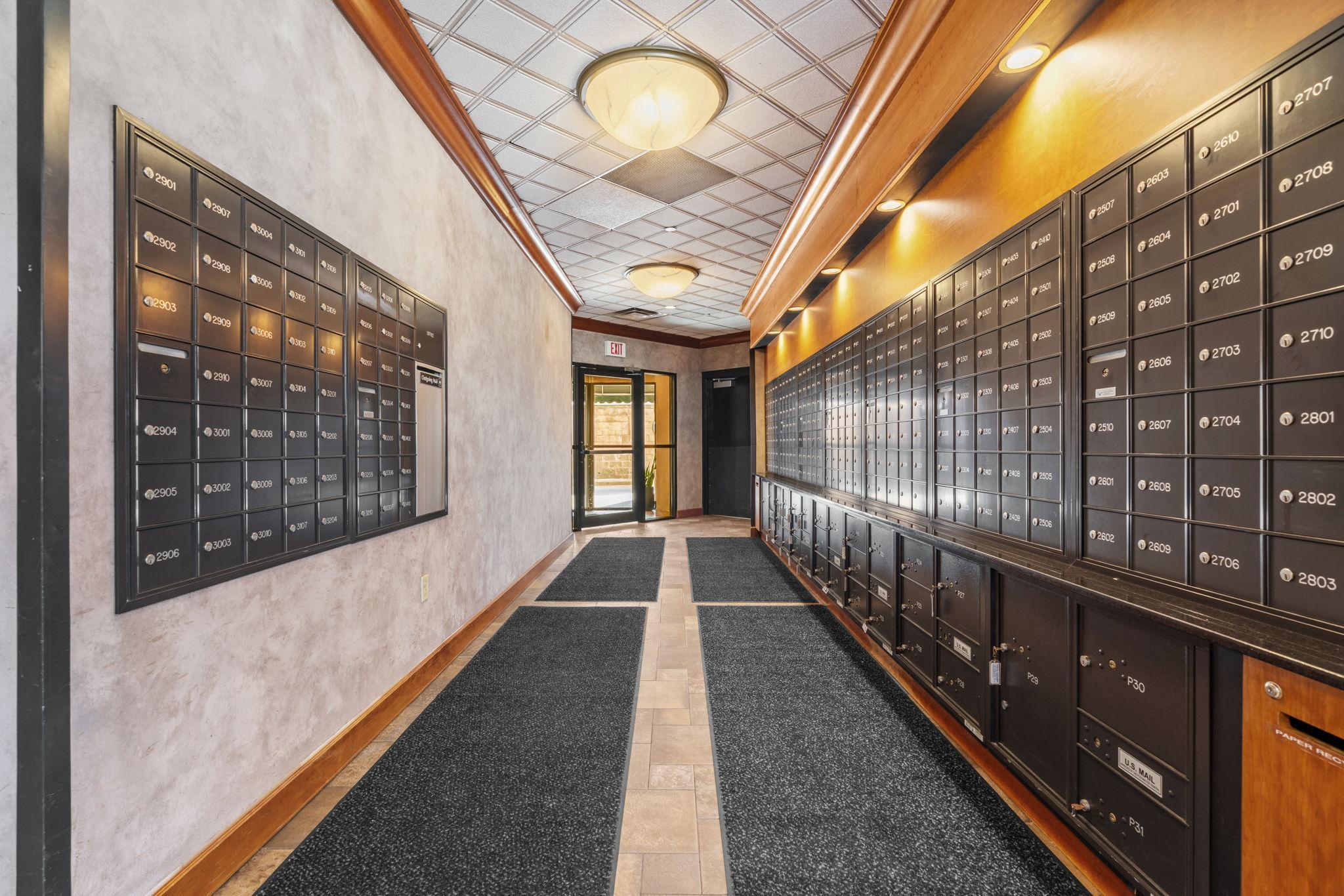 78 10th Street E 406