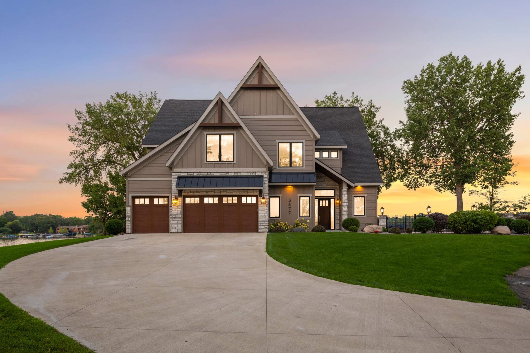 3877 Island View Circle NW