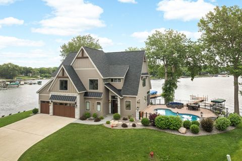 3877 Island View Circle NW Prior Lake MN 55372
