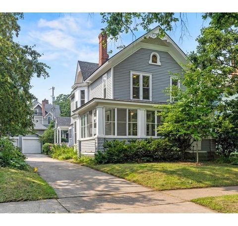 520 Holly Avenue Saint Paul MN 55102