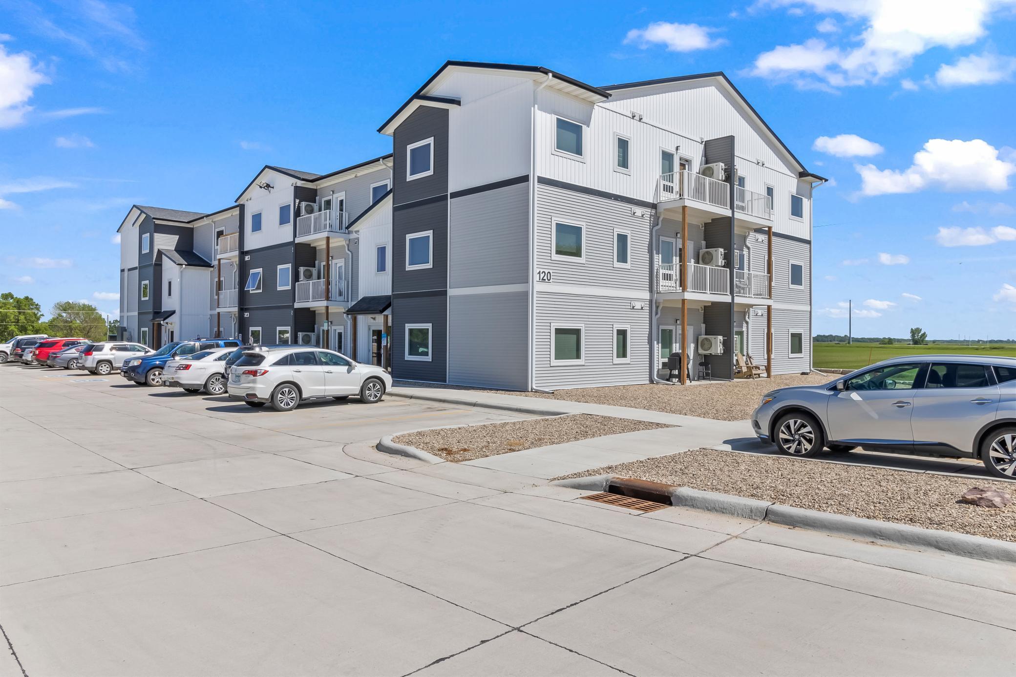 120 & 124 W Hatting Street