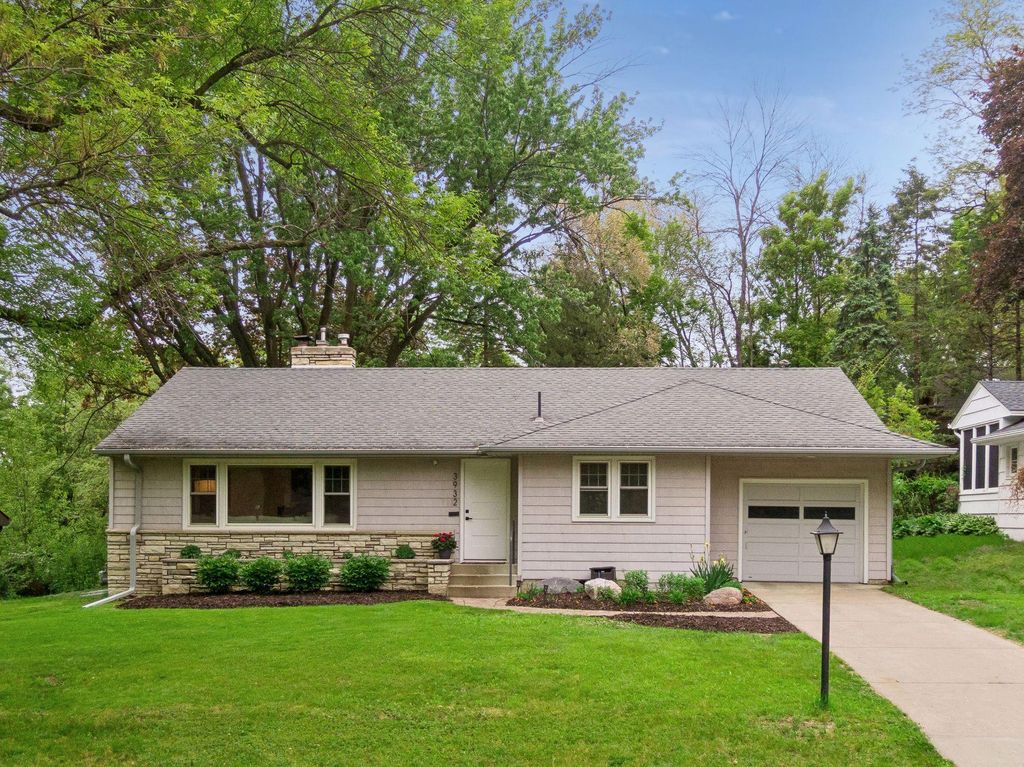 Photo of 3932 W 58th Street, Edina, MN 55424 (MLS # 7057598)