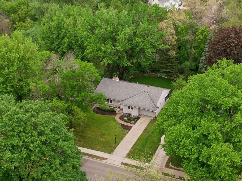 Photo of 3932 W 58th Street, Edina, MN 55424 (MLS # 7057598)
