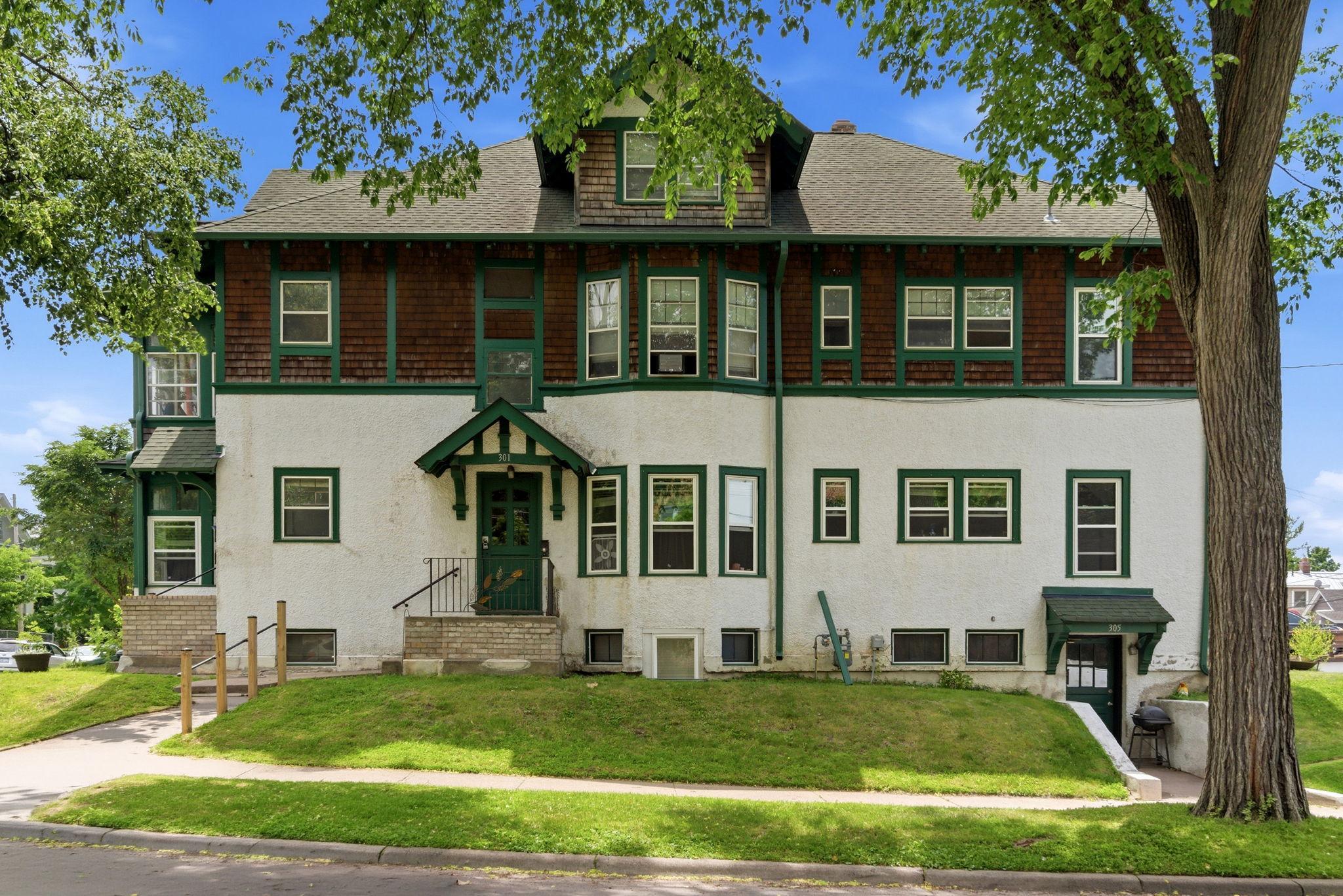 301 W 22nd Street