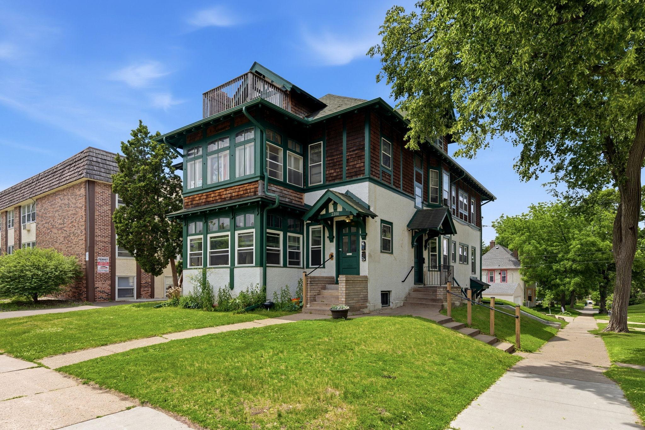 301 W 22nd Street