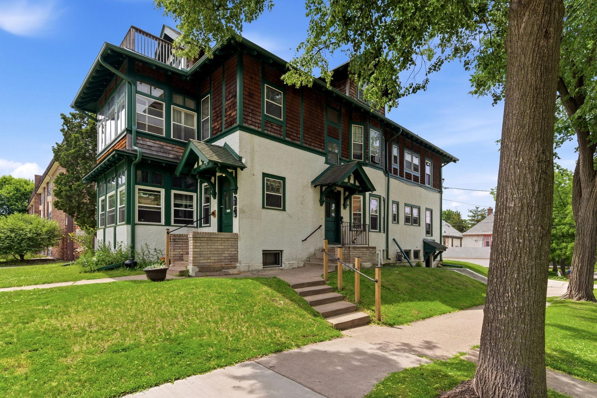 301 W 22nd Street
