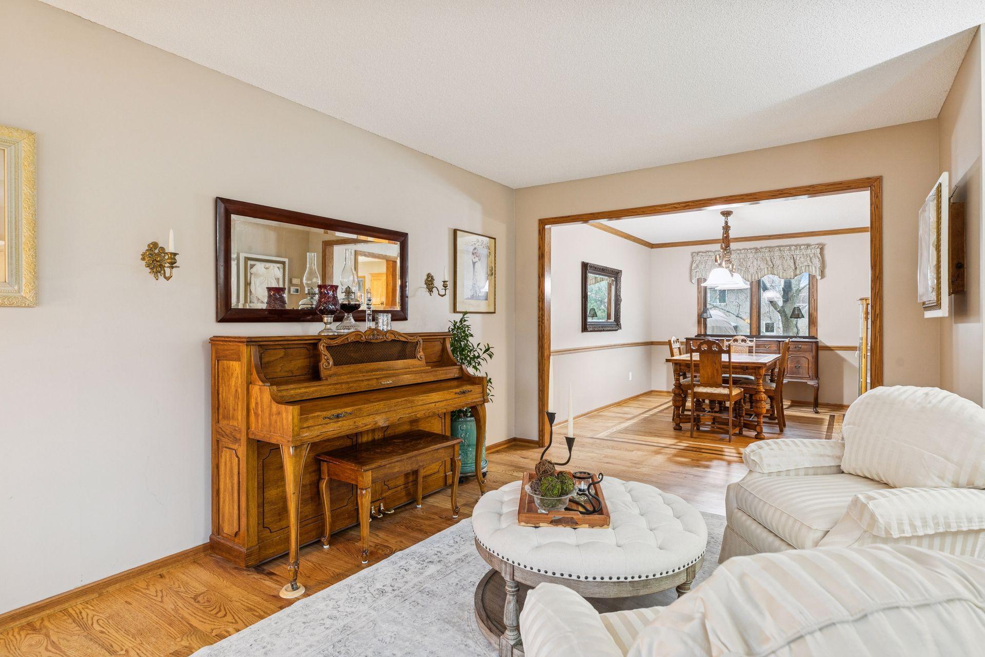 3800 Jamestown Curve