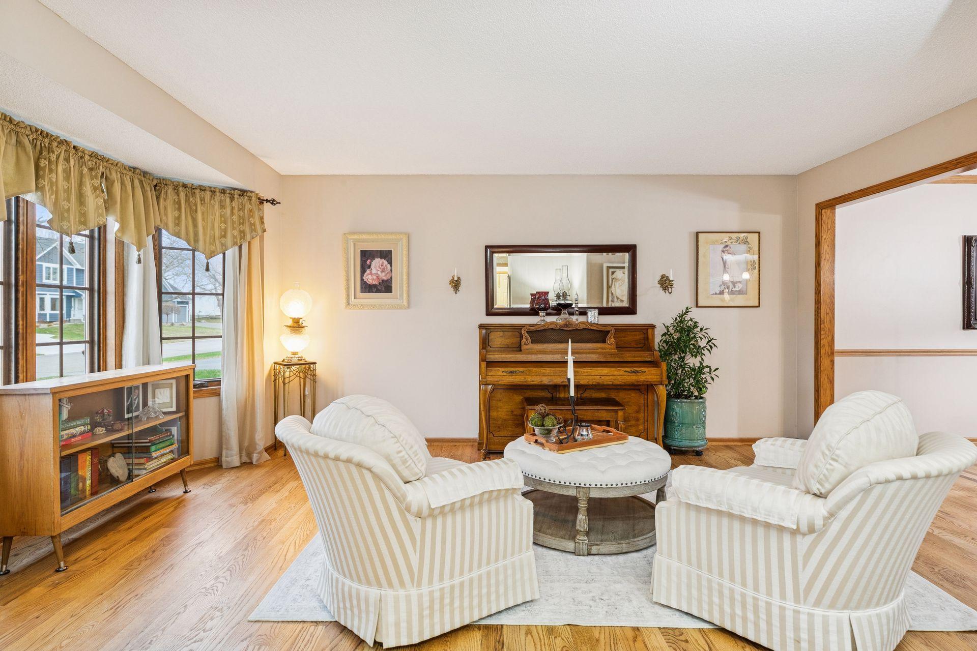 3800 Jamestown Curve