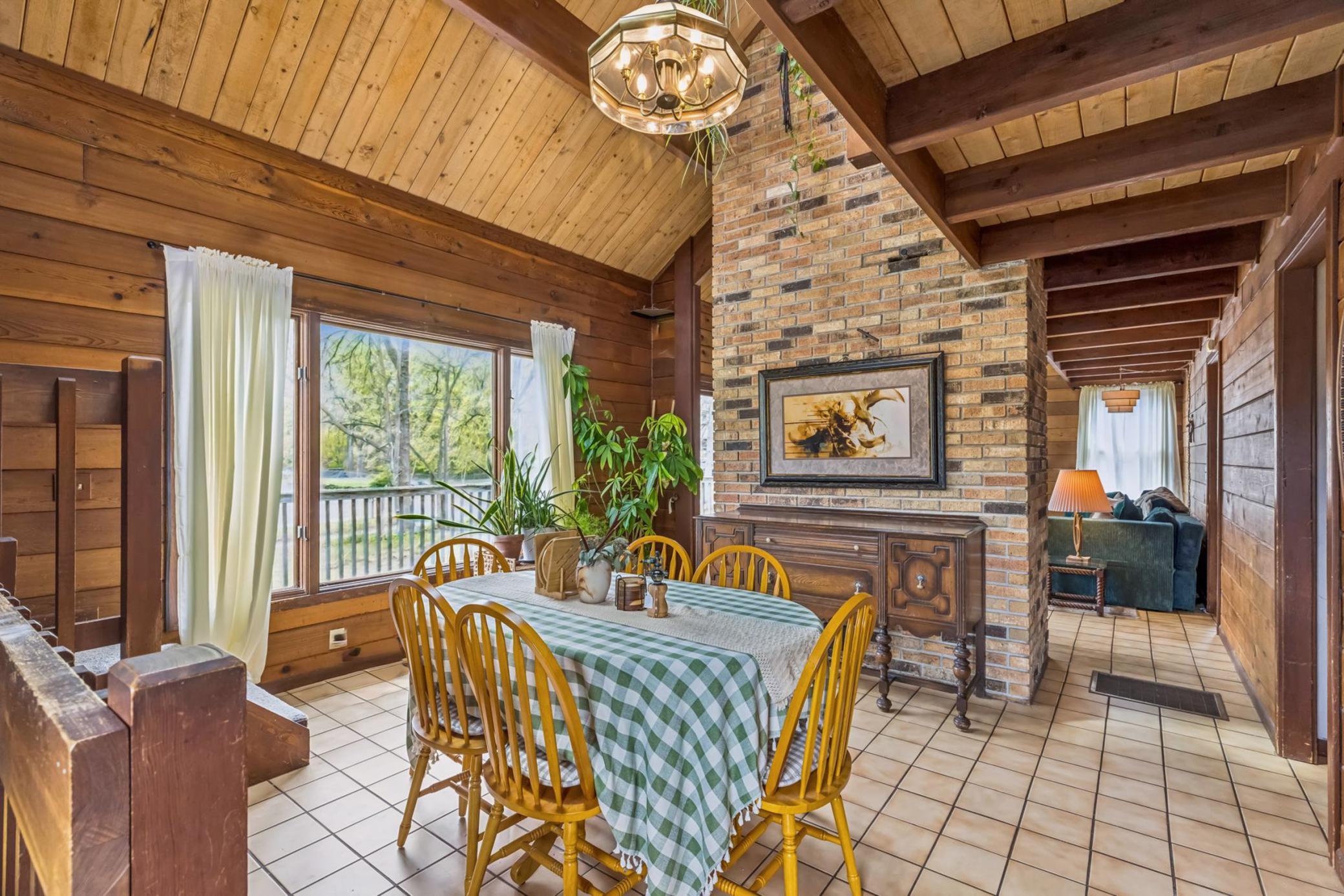 579 County Road B E
