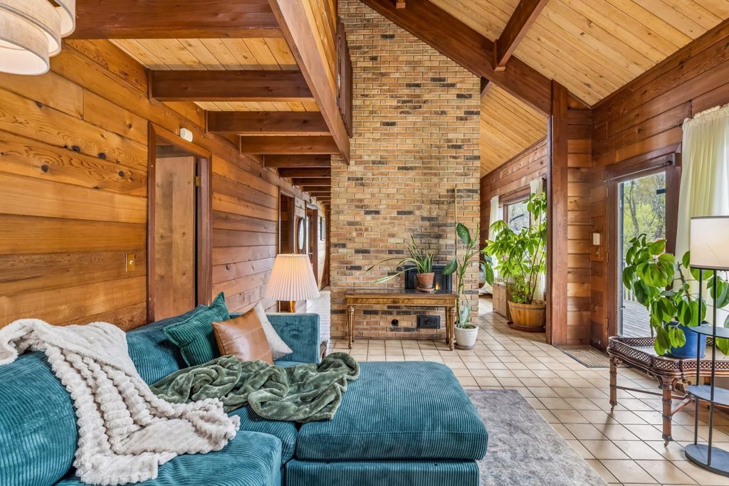 Photo of 579 County Road B E, Maplewood, MN 55117 (MLS # 7047025)