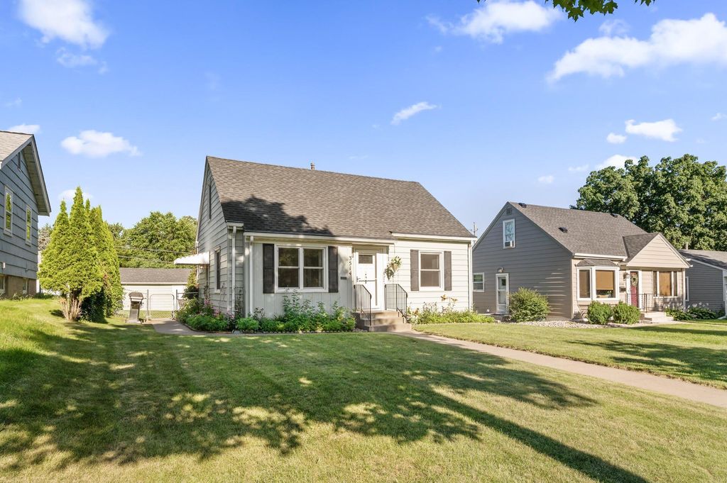 Photo of 3514 Sumter Avenue S, Saint Louis Park, MN 55426 (MLS # 6732103)