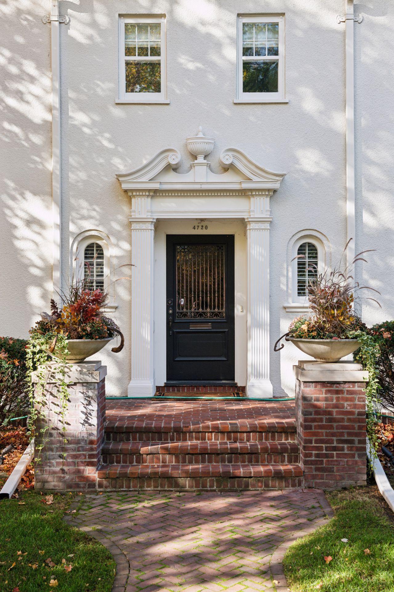 4720 Girard Avenue S