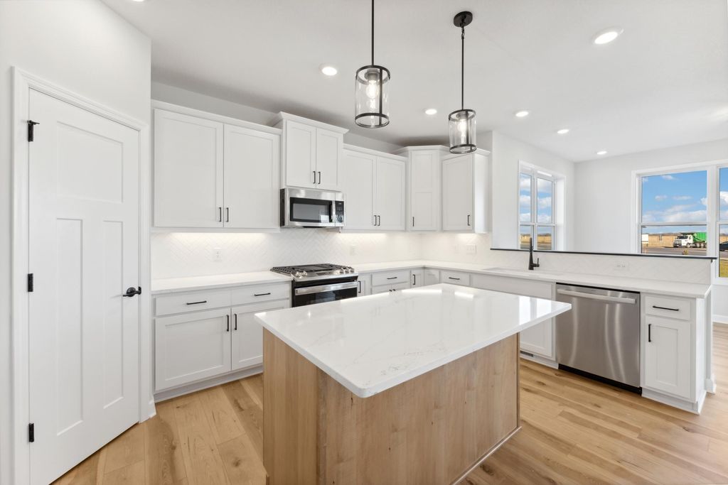 Photo of 1937 Dahlia Drive, Shakopee, MN 55379 (MLS # 7017366)