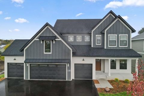 1937 Dahlia Drive Shakopee MN 55379